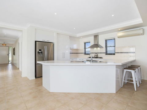 The Doggy Beach House At Salt - Dentist Find 2