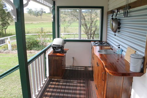 The Dollhouse Cottage - Dentist Find 3