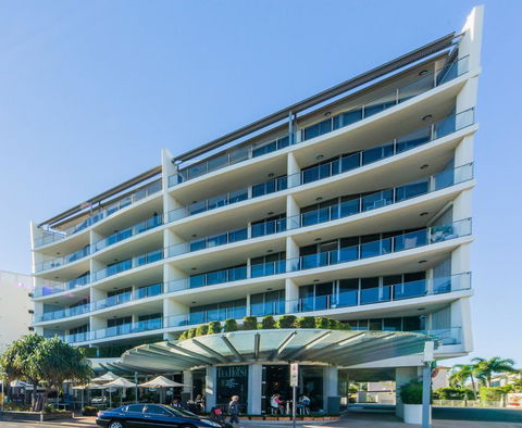 The Dunes Cotton Tree - Dentist Find 0