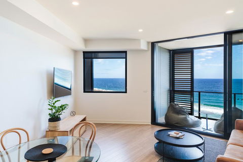 The Edge - Luxurious Waterfront Apartment - Dentist Find 0