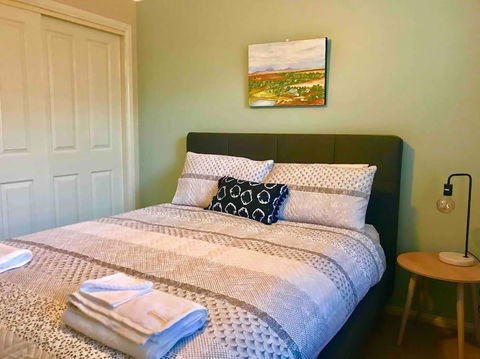 The Entertainer - Downtown Orange, Sleeps 11 - Dentist Find 2