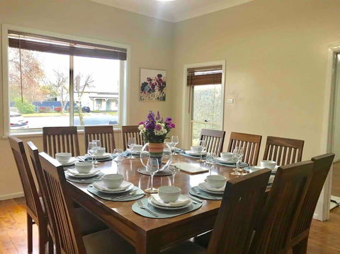 The Entertainer - Downtown Orange, Sleeps 11 - Dentist Find 0