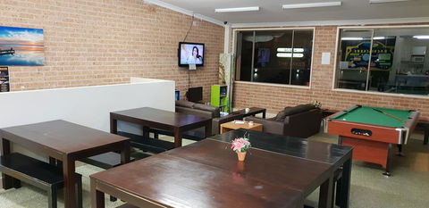 The Entrance Backpackers - Dentist Find 2