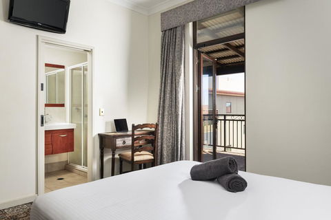 The Esplanade Hotel Port Hedland - Dentist Find 3