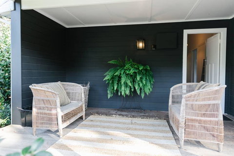 The Farm House At Springfield - Dentist Search 1