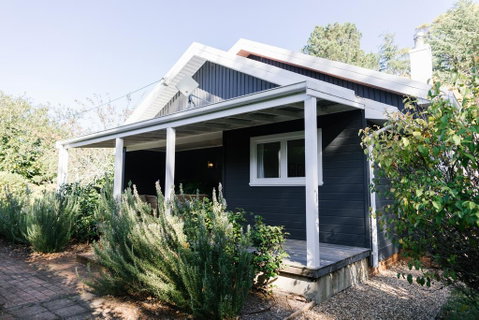 The Farm House At Springfield - Dentist Find 0
