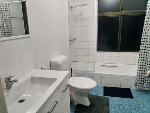 The Fawzi Muslim Homestay - Dentist Find 3