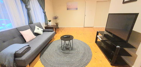 The Flower Homestay - Dentist Find 1