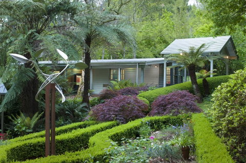 The Gallery B&B Olinda - Dentist Find 3