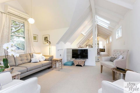 The Gatehouse - Light Filled Cottage In The Leafy Suburb Of Hawthorn - Dentist Find 0