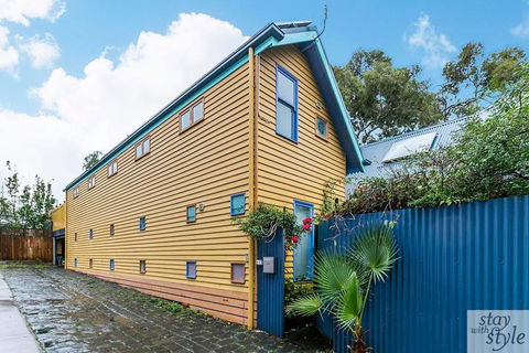 The Gatehouse - Light Filled Cottage In The Leafy Suburb Of Hawthorn - Dentist Find 3