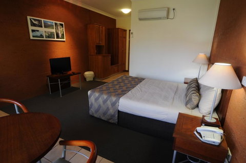 The Gidgee Inn - Dentists Australia 3
