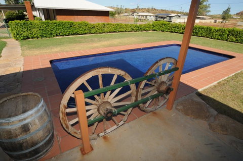 The Gidgee Inn - Dentists Australia 0
