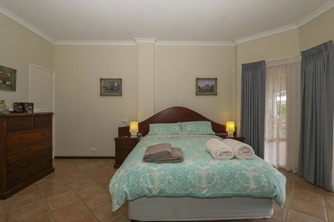 The Good Life B&B - Dentists Australia 2