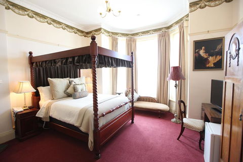 The Grand On Macfie - Dentist Find 2