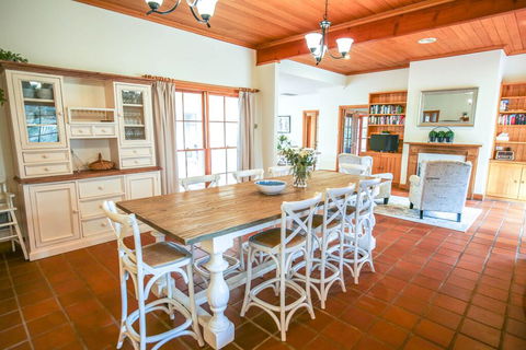 The Grange Homestead - Dentists Australia 0