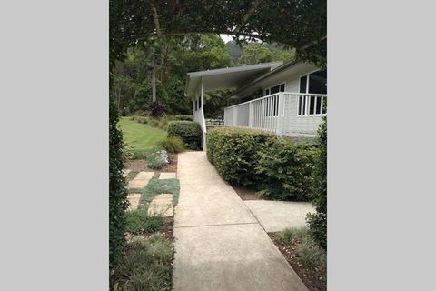 The Greenhouse - Dentist Find 0