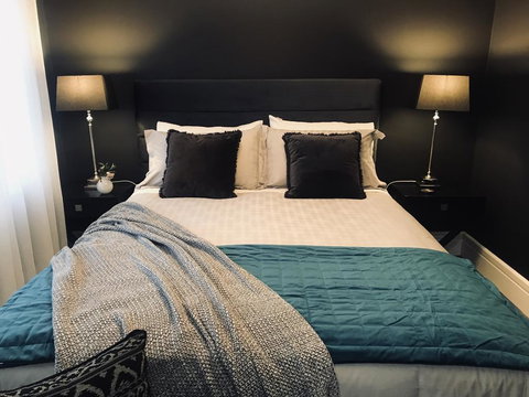 The Grove - Dentist Find 1