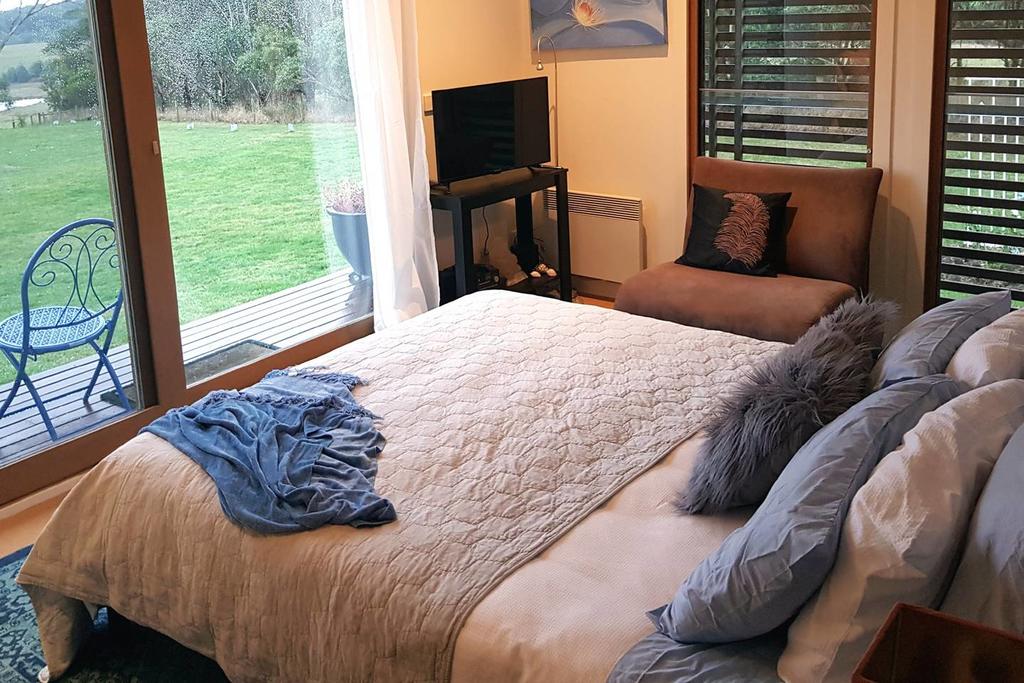 The Gurdies Room with Amazing Sunset Views