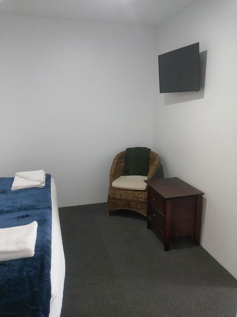 The Happy Wanderer Motel - Dentist Find 1