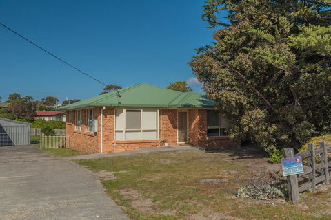 The Hazards Beach Escape - Dentists Australia 2