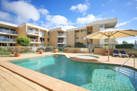 The Headlands Apartments - Dentist Search 0