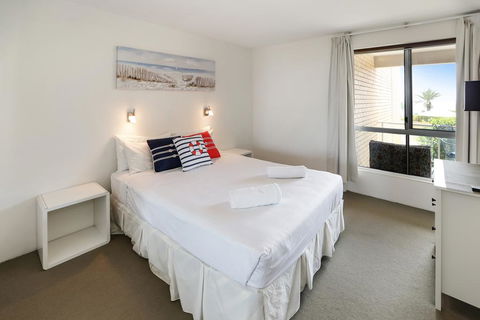 The Headlands Apartments - Dentist Find 1