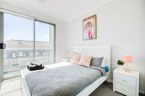 The Heart Of Northbridge With Complimentary Parking, Wifi & Netflix - Dentists Australia 0