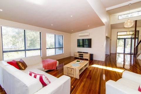 The Holiday House - Dentists Australia 1