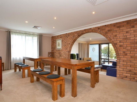 The House On The Lake @ Fishing Point, Lake Macquarie - Honestly Put The Line In And Catch Fish - Dentist Find 2