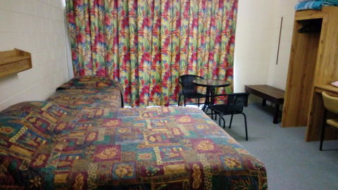 The Islands Inn Motel - Dentist Find 1