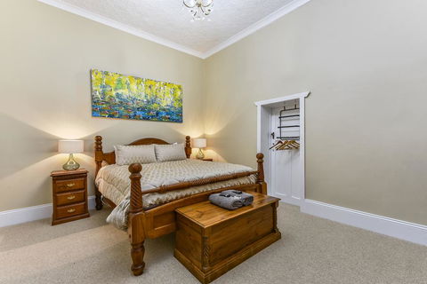 The Jazz B&B - Dentist Find 1