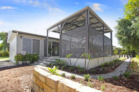 The Jetty - Dentist Find 0