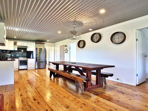 The Lobster Pot - Great Outdoor Eating Area - Dentist Search 0