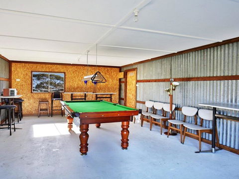 The Lobster Pot - Great Outdoor Eating Area - Dentist Search 1