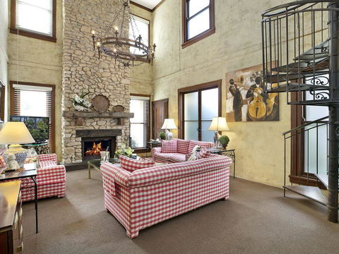 The Lodge @ Linden Hall - Dentist Find 3