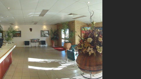 The Lodge Motel - Dentist Find 2