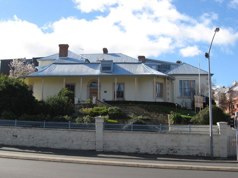 The Lodge On Elizabeth Boutique Hotel - Dentist Search 1