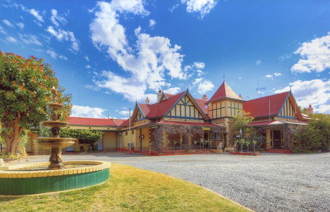 The Lodge Outback Motel - Dentist Find 0