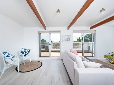 The Loft @ Fingal Bay - Dentist Find 0