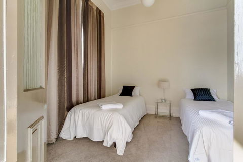 The Manager's Residence - Dentist Find 2