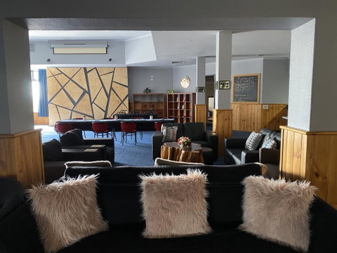 The Menai Hotel - Dentist Find 1
