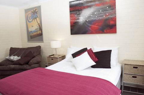 The Mews Motel - Dentists Australia 3
