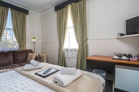 The Mews Motel - Dentists Australia 2