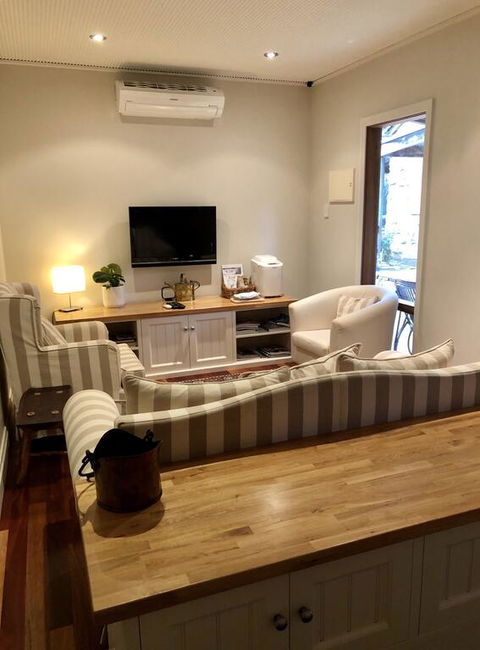 The Miners Cottage, Barossa - Dentist Find 3