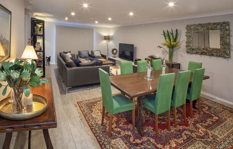 The Mountain House - Dentist Search 0