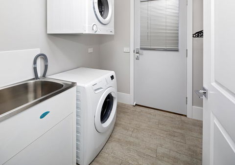 The Mountain House - Dentist Search 1