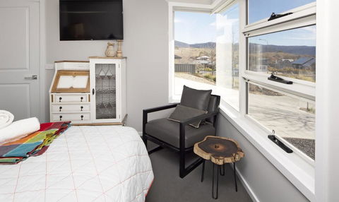 The Mountain House - Dentist Search 3