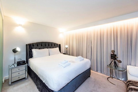 The Nest - Hollywood Style Space With Roof Terrace - Dentist Find 0