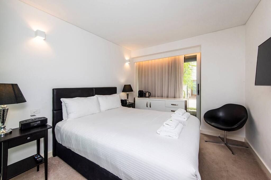 The Nest - Homely Escape in Northbridge And Large Roof Terrace